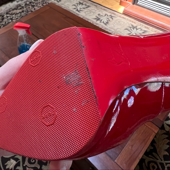 STEAL OF THE DAY AUTHENTIC - FLASH TODAY ONLY ⭐️✨LOUBOUTIN RED HEELS👠 - Picture 14 of 17